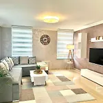 Mein Apartment, Garden, Terrasse, Klima, 6 Personen Lejlighed *